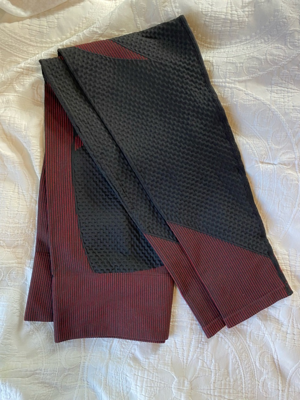 New Look Black and Burgundy Paneled Textured Leggings